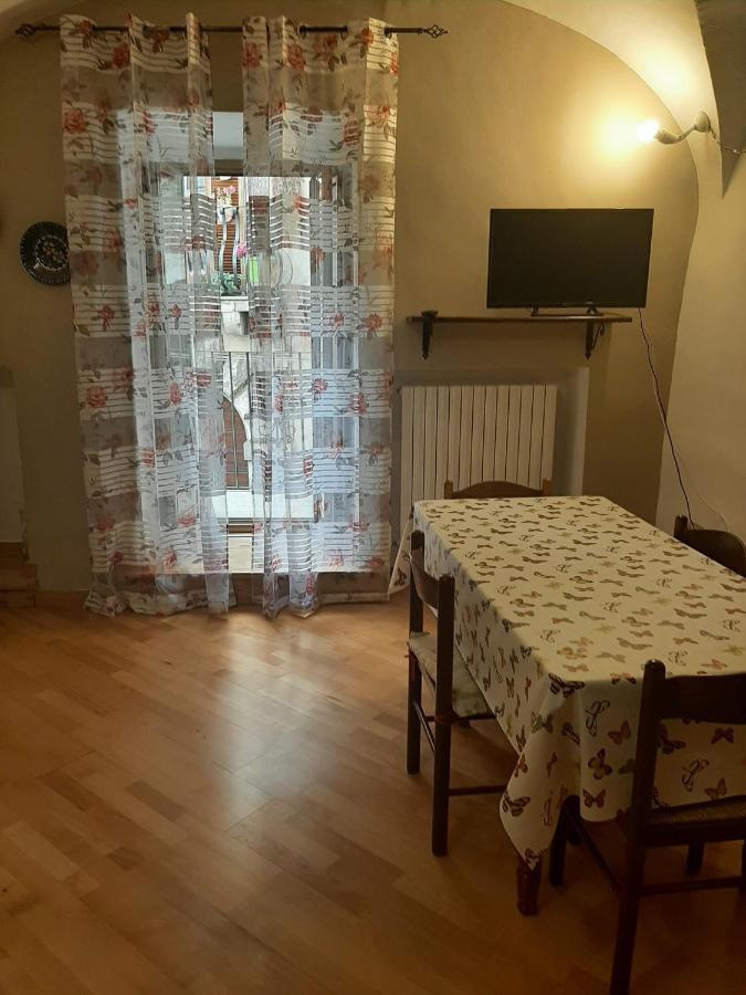 Alloggi Piazza Umberto Primo Pacentro Dış mekan fotoğraf